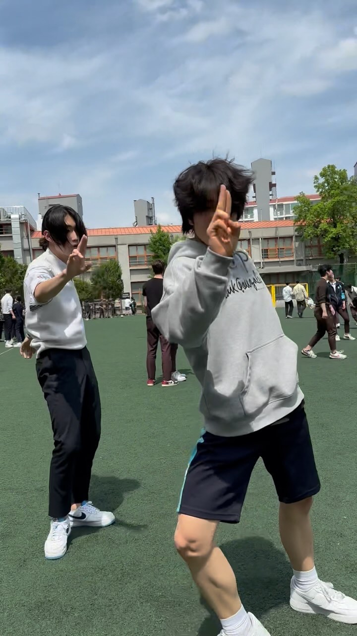내일에서 기다릴게🦄

W @rlawldn_9910 

#txt #투바투 #투모로우바이투게더 #내일에서기다릴게 #학교 #07 #08 #대경생활과학고등학교 #dance #reels #fyp