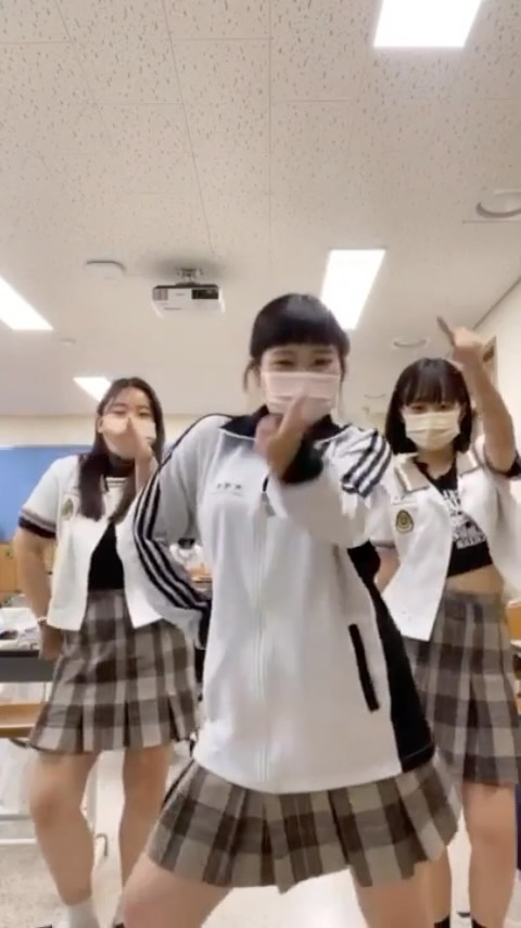 2022.08
.
.
싱크 맞추기 어렵군아!!
여름에 열공하고 겨울에 같이 실습나간 감동실화 ~.~