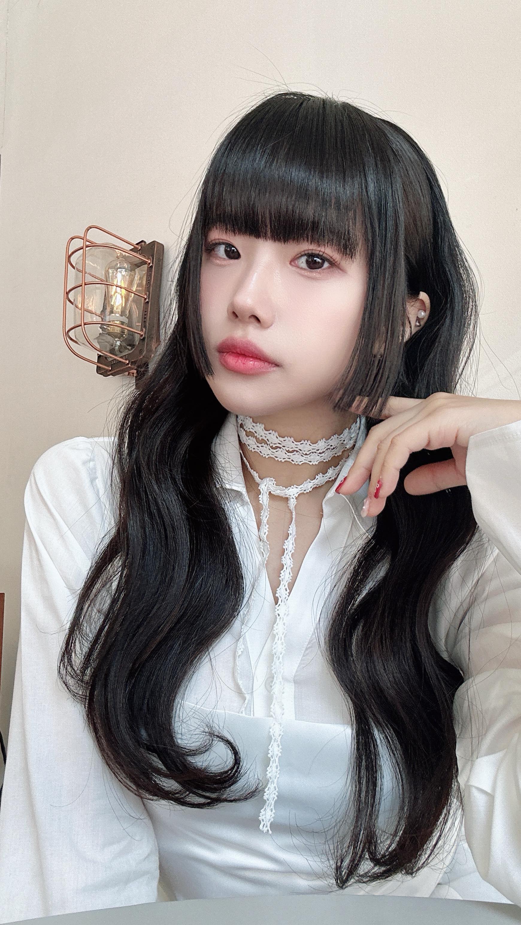바람 솔솔 들어오던 카페에서🍃 
-
-
-
-
-
#릴스 #릴스타그램 #청담카페 #압구정로데오카페 #카페추천 #프헤 #청담메이크업 #메이크업 #메이크업모델 #프로필메이크업 #koreanmodel #koreanmakeup #koreanstyle #kbeauty