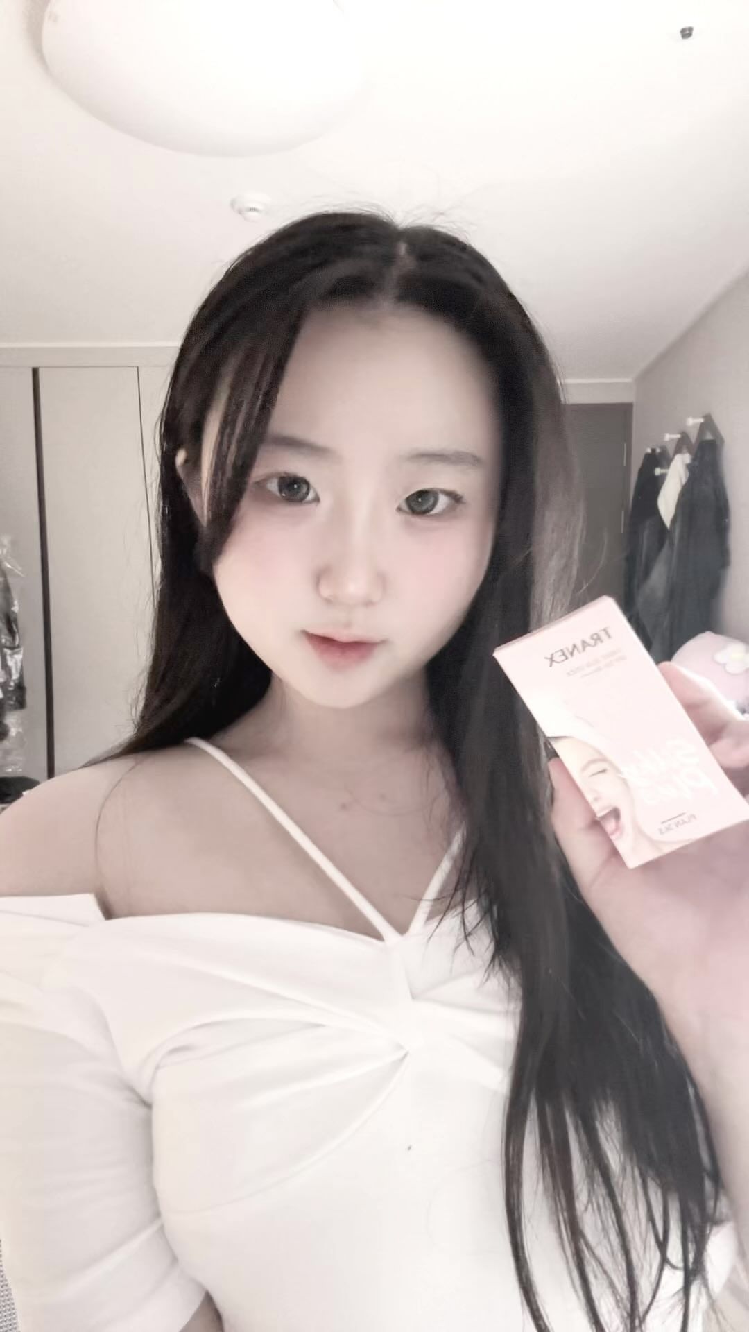 plan36.5 트라넥스 라이트 선스틱 ] 

우선 선스틱이라서 바르기 매우 편하고 끈적거림이 덜 한 부분이 가장 좋았던 부분인거같아요 
자연유래 성분이 함유되어 피부에 무리가 가지 않도록 부담없이 사용 가능합니다 
• 이런분들께 추천드려요! 
- 백탁현상이 없고 끈적임 없는 뽀송 피부 유지 가능
- 답답함 없이 산뜻한 사용감으로 투명한 선케어 가능

##광고
#자외선차단
#미백
#모공케어
#야외활동
#주름개선
#기미개선
#잡티개선
#골프
#트라넥스
#바스칸바이오제약