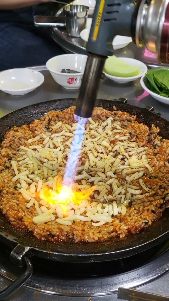 #내돈내산 #상봉맛집 #독도쭈꾸미
서울 중랑구 망우로42길 10 1층 
 
쭈꾸미 삼겹살 17,000원

상봉에서 가장 애정하는 맛집
쭈꾸미 삼겹살은 과하지않은 매콤함
같이나오는 소스 푹찍어서
무쌈에 깻잎 싸먹기
볶음밥 필수 주문!! 치즈는 더필수
사장님의 불쇼로 더 맛있게 만들어주심
사장님이 츤데레 이신데
손님없을땐 나름 친절
강추 드립니다😆

#상봉역맛집 #상봉맛집 #상봉쭈꾸미 #상봉역쭈꾸미 #상봉모임 #상봉안주 #상봉쭈삼 #쭈꾸미삼겹살 #루피_상봉