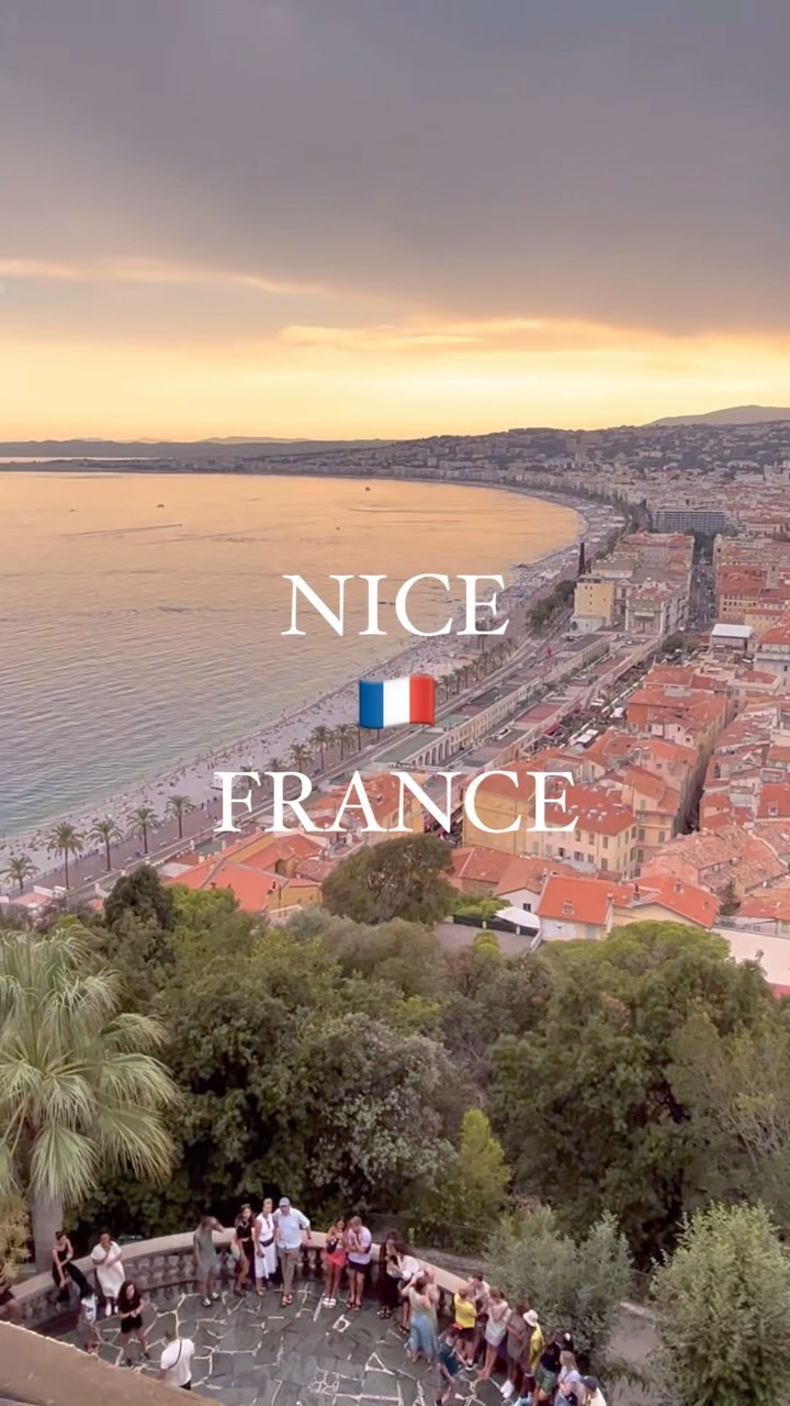 #딩트립_🇫🇷
이번에 유독 힘들었는데, 영상 편집해놓고 보니 평화로워 보이는 니스.. 아직도 소송ing 인데, 이 모든게 언제 끝나려나🐒 니스에서 가장 시원하고 좋았던 폭포 미스트 🫧 #프랑스남부 #니스여행