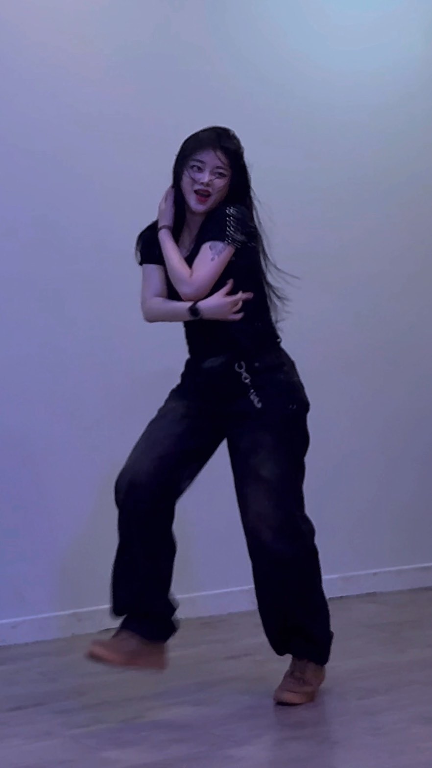 정신을 왜 차려 왜 ~~ 💥

#SPOT! @woozico0914 @jennierubyjane 

#reelsinstagram #reels #kpop #choreography #choreo #dancevideo #challenge #dancechallenge #zico #jennie #제니 #지코 #스팟 #코레오 #안무 #릴스 #챌린지