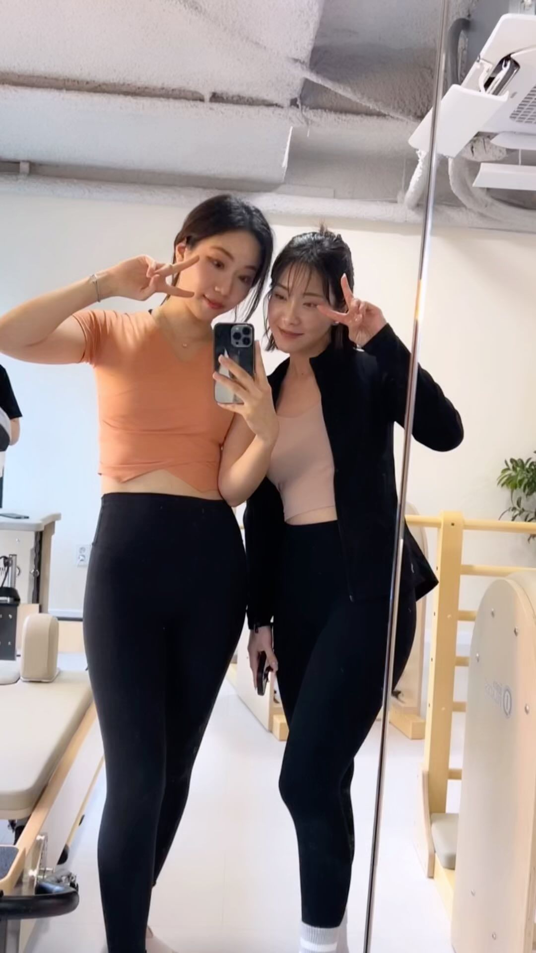 #허경환김용준의더잘생긴골프tv #몰래카메라 현장
성희프로님이랑 @sung_heeeya 
전날 동선까지 맹연습 !!ㅋㅋ
프로님이 연기 신들려서 오셨어요.. 🫣👍🏻
원래 나는 눈물의여왕 컨셉이었는데
아쉽네요,,
왁자지껄 재미있었던 그린핏 현장 🎼😊💕
