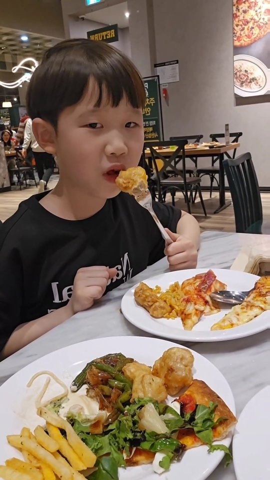 #협찬

주말 온가족 배터지게 먹고 온 
#봉명동맛집 #피자몰

NC백화점에서 신나게 쇼핑하고
건물 내 9층 피자몰NC유성점에서
맛나게 즐겼네요

#피자몰NC대전유성점 #유성온천역맛집 #객리단길맛집 #피자몰신메뉴