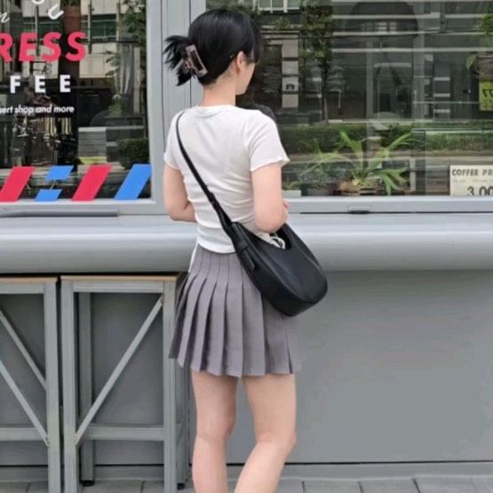 디스커버리 웨이브 샌디 샌들 코디🩷 긱시크룩 도전🤟🏻
#디스커버리 #웨이브샌디 #샌들추천 #샌들코디 #샌들 #긱시크룩 #긱시크코디 #긱시크 #여름옷코디 #여름룩