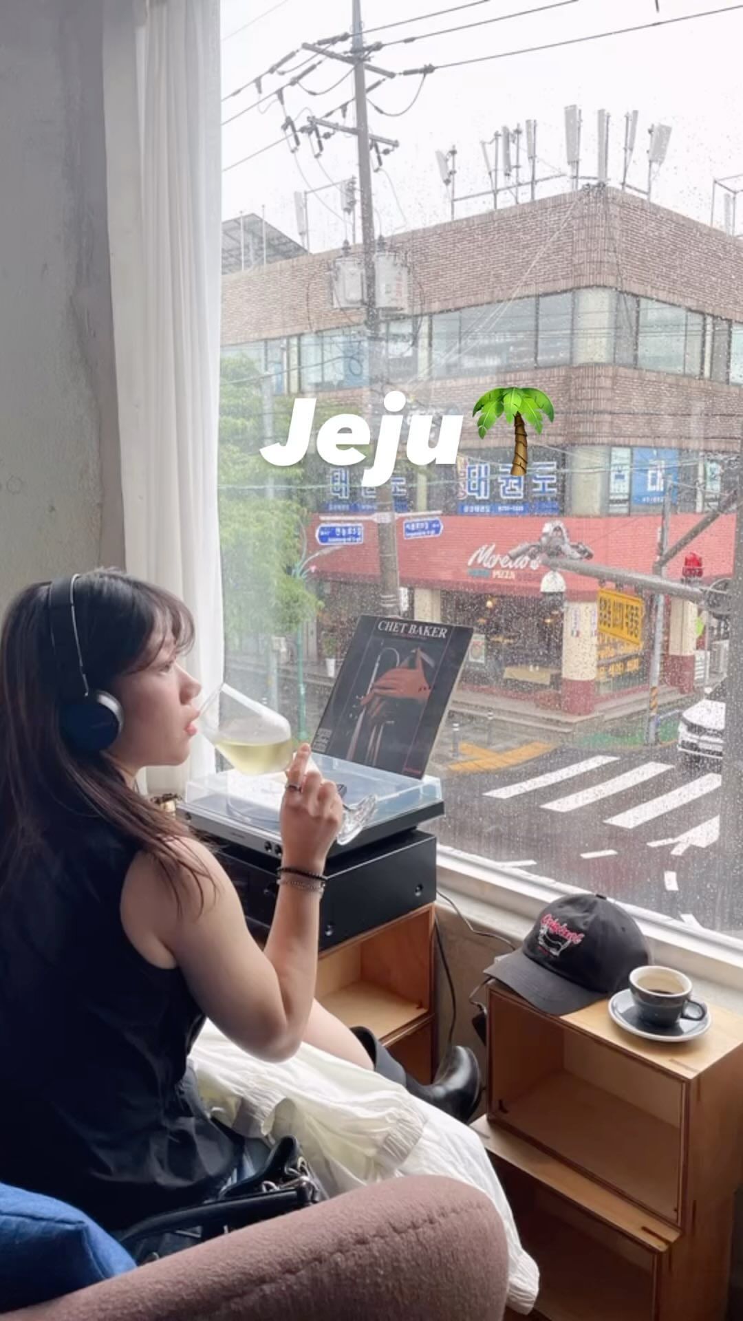 짧은 2박3일의 기록📝 

영상에 나오는 장소를 알고싶다면
팔로우 후 댓글에 “제주기록”이라고
남겨주시면 장소 공유 드릴게요🩵