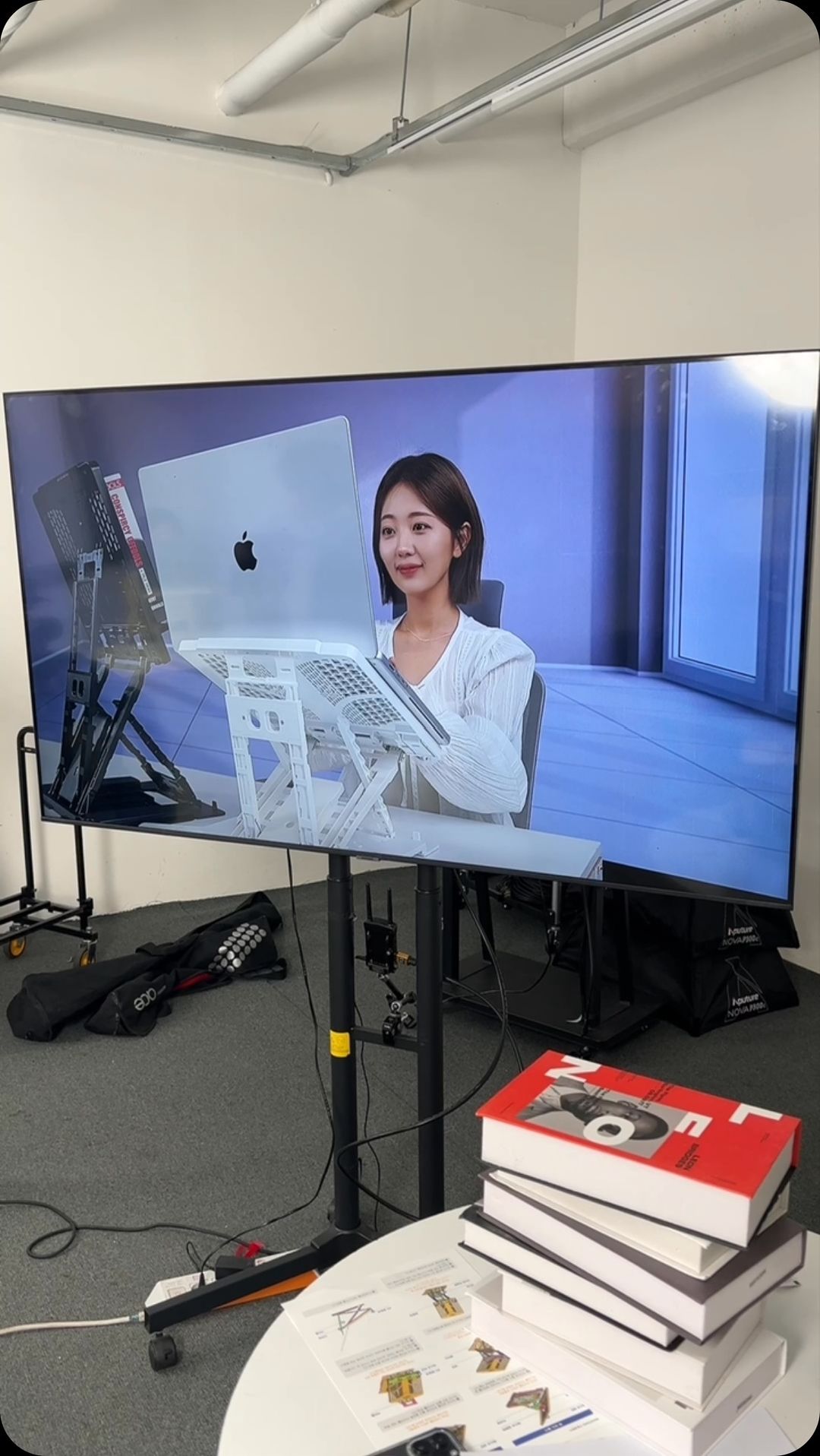 ✨ Viral model
열촬영중인 현장을 담아왔어여 ~~ ᕕ( ᐛ )ᕗ
-
#바이럴광고 #바이럴모델 #모델 #광고 #광고모델