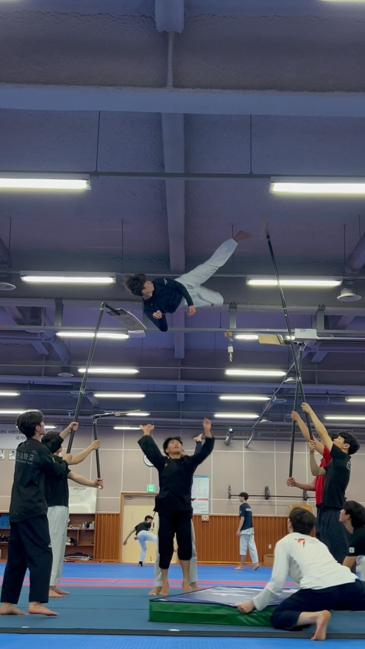 비틀어 훌 4방