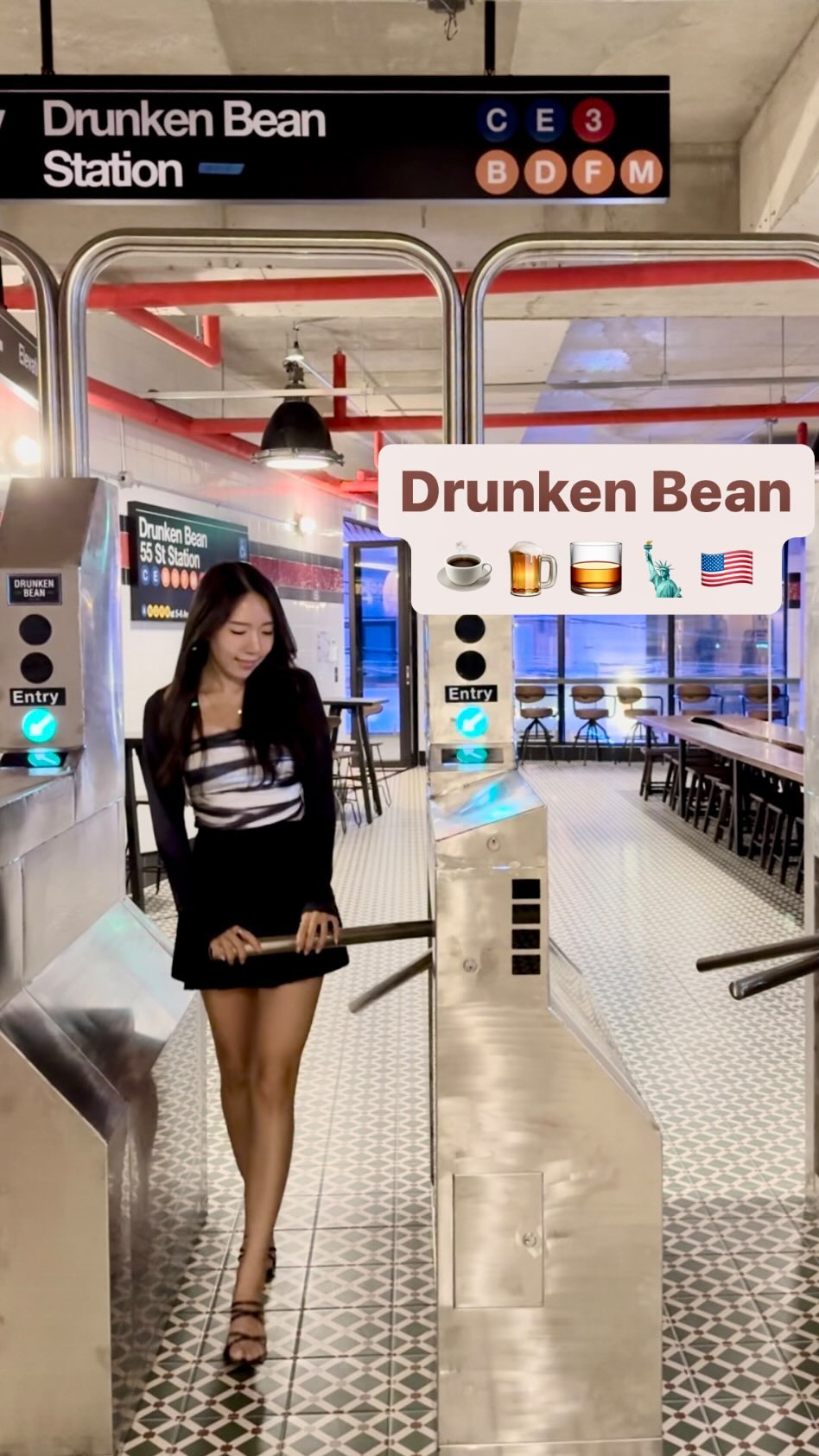 뉴욕시 강남구 다녀왔어요🗽
신논현역에 지하 1층부터 무려 5층 루프탑까지
인테리어 디테일이 최고인 신상 핫플레이스 오픈! 

@drunken_bean 
📍 서울특별시 서초구 사평대로 55길 56
 (신논현역 1번 출구에서 388m)
⏰ 10:00~24:00 (연중무휴)

#신논현카페 #드렁큰빈 #데이트 #강남 #강남카페 #강남맛집 #대형카페 #서울대형카페 #스페셜티커피 #위스키 #루프탑 #전시회 #팝업 #뉴욕 #술 #술스타그램 #카페 #맛집 #먹스타 #맛스타 #일상 #맞팔 #좋반 #좋아요 #핫플 #핫플레이스 #reels #daily #newyork #hotplace