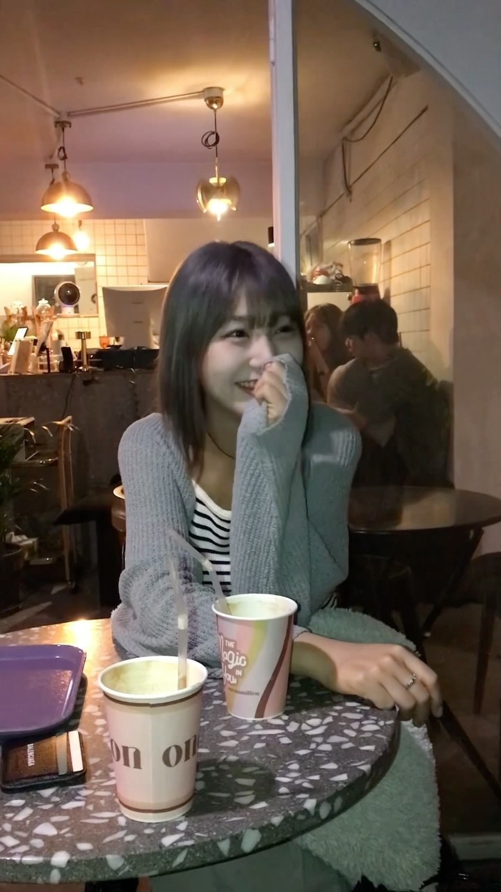 날씨조타아ᨓ 

.
.
.
@k._.sh418 
#04 #04년생 #릴스 #릴스타그램 #릴스초보 #좋아요 #좋 #좋반 #좋반테러 #팔로우 #팔로우미 #02 #02년생 #03 #03년생 #lfl #reels #reelsinstagram #like #fyp #fypシ #likesforlike #instagood #selfie
