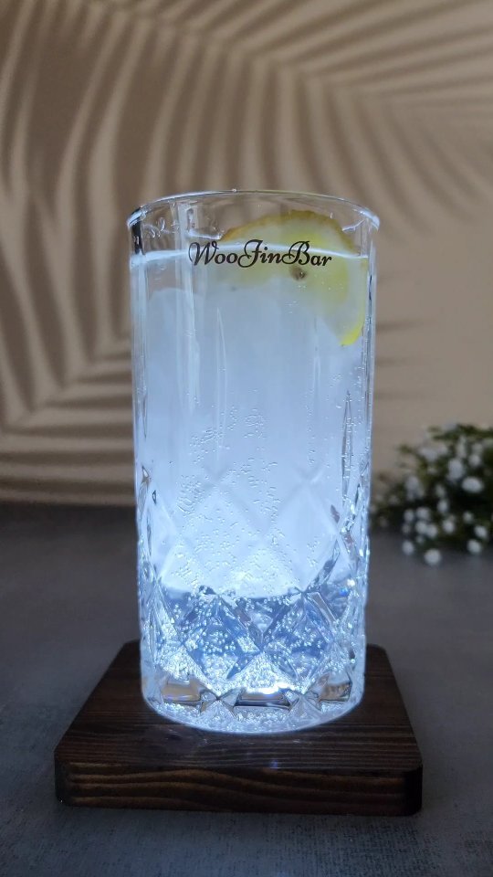 장마 따위는 팩소주만 있으면
뽀송하게 만들 수 있다구🤩
하루 종일 얼린 팩소주를 직사각형 모양으로
하이볼 잔에 넣고 토닉워터 믹스 후 레몬즙 약간
크으 이거지 이거야 🤪
#하이볼 #소주 #진로 #토닉워터