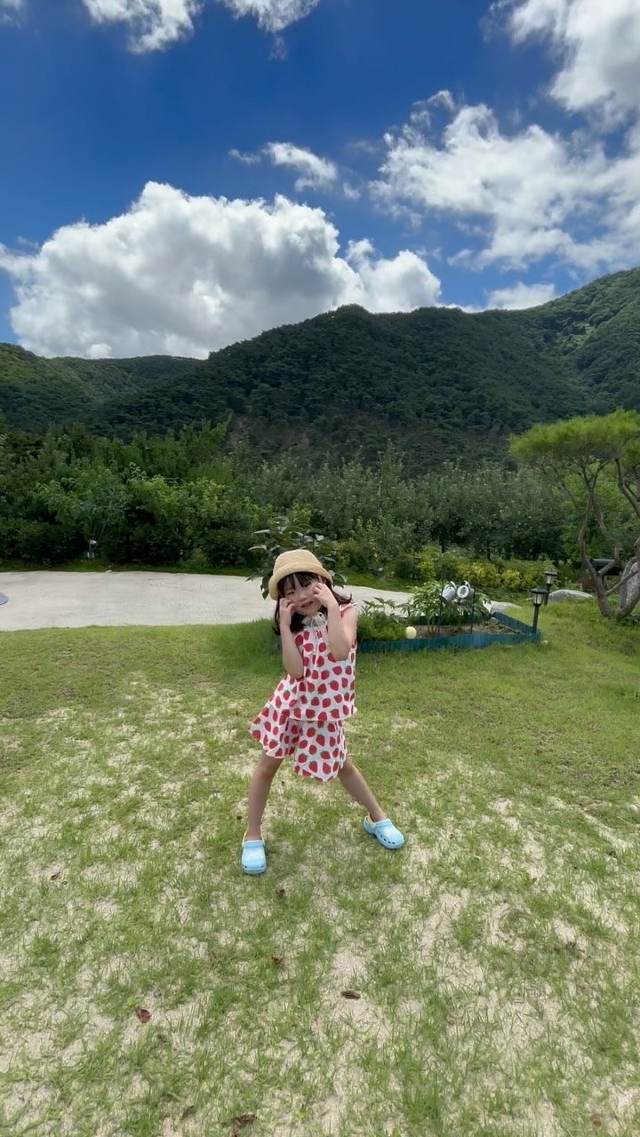 ☀️
너무 덥다 
읍내 외출하는 날
집이 최고네 
.
.
#시골여름 #할머니네집