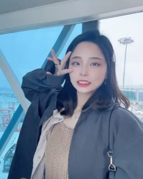 제주도 출발할때 김포공항에서!!
이제 다시 집 ㅠ

3박4일
겉옷 3개 상하의 각 4벌 신발 3켤렠
열심히 챙겨감

#제주 #김포공항 #힐링 #제주도여행 #생각보다추움 #재밌었다 #꺄륵 #힐링스타그램 #여행스타그램 #공항에서✈️