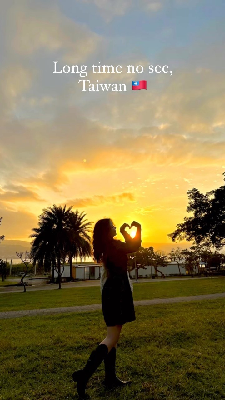 오랜만에 해외여행 다녀와서 넘모 행복했다❣️❣️❣️
남긴 사진이랑 영상 돌아보니 여행 내내 정말 말 그대로 행복했는지 웃는 모습만 가득한 나흘의 소중한 시간들😊

피드 차근차근 쌓아야하는데 언제 올릴지 모르니 릴스로 먼저 올려두기❣️

#대만 #대만여행 #해외 #해외여행
#taipei #taiwan #travel