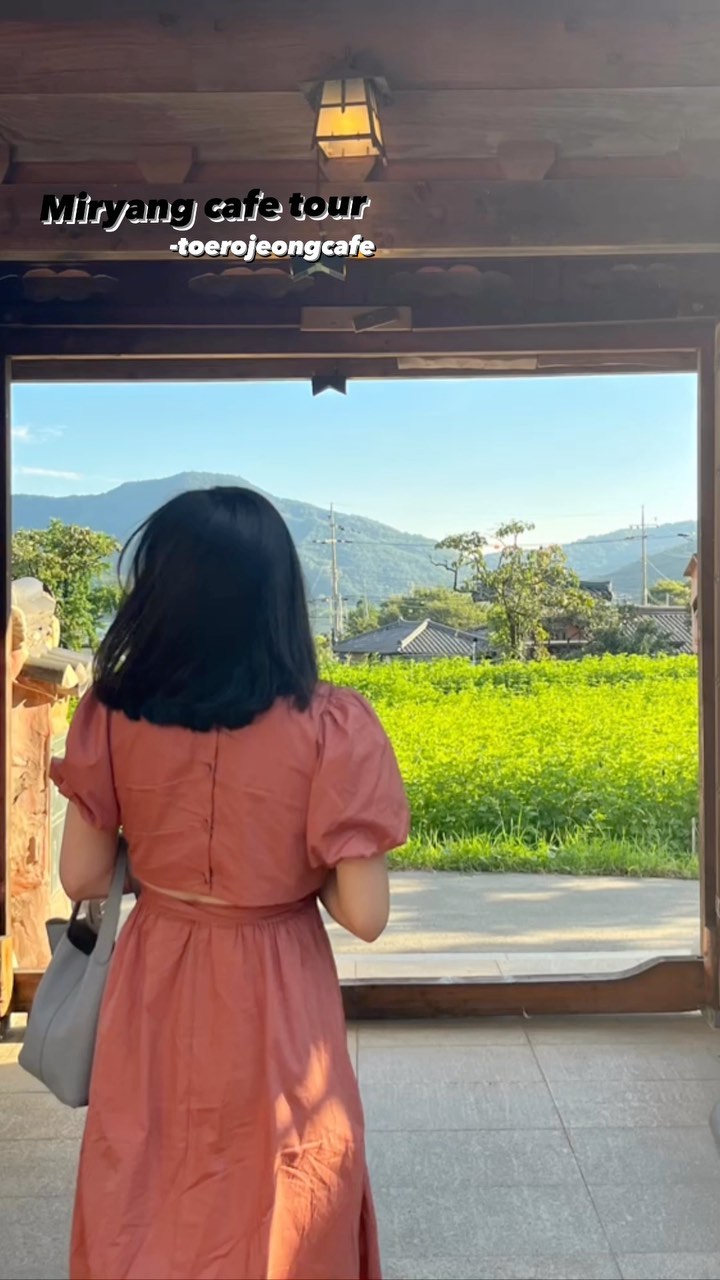 Miryang Cafe tour➰

룽이와 함께한 창원근교 밀양 카페투어, 
파워J의 실행력이란♾️

➰카페그로브
(경남 밀양시 부북면 퇴로로 326-13 카페 그로브)
➰오우드커피바
(경남 밀양시 부북면 월산2길 96 카페 오우드)
➰퇴로정
(경남 밀양시 부북면 퇴로3길 12-3 1층)

그 외 계획했던 카페는 공사중 혹은 여름방학이라, 쩜쩜쩜🥹
〰️카페마리옹/카페월산(공사중)
〰️아틀리에(여름방학) 제이르기대했던 곳이라 피날레로 잡았으나 못가고 한옥카페로 방문::

#영이_밀양 #영이_카페투어 #밀양카페 #창원근교가볼만한곳 #창원근교나들이 #위양지카페 #위양지근처가볼만한곳 #경남어디까지가봤니