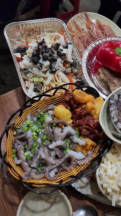 해산물을 가득먹을수있는 부산 송도 암남공원 희자매~~
푸짐한 구성에 싱싱함까지 마음에 들었고~ 희자매로 사람들이 몰리는 이유가 있었네요ㅋ 치즈는 무한리필♡

#송도암남공원 #부산암남공원 #희자매조개구이 #부산조개구이 
#희자매 #암남공원조개구이