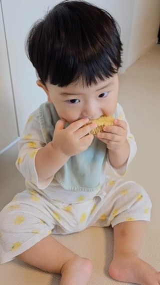 D+428
오늘도 옥수수🌽
맛있게도 먹는다👅

#육아 #육아스타그램 #baby #boy