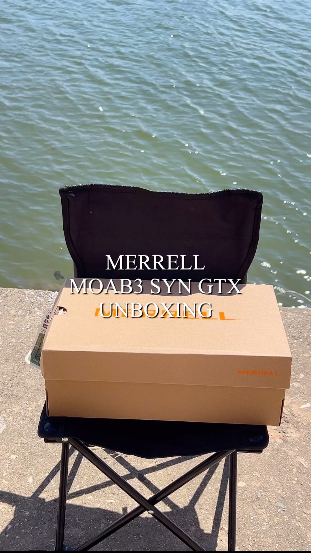 #광고
@merrell_korea

2007년 발매이후 전 세계적으로 2,800만족 이상 판매된 머렐의 베스트셀링 슈즈인 모압 시리즈의 최신형 모델이 출시되었습니다. 

머렐의 MOAB 3 SYN GTX(모압3 신세틱 고어텍스)제품은 뛰어난 방수기능 그리고 통기성을 자랑하는 고어텍스 소재와 장시간 착용에도 발을 편안하게 해주는 머렐 에어쿠션이 적용되어 있어 산악지역의 트레킹이나 암릉구간의 하이킹에도 무리 없이 착용으 가능하며 디자인적으로도 우수하여 일상에서도 무리 없이 착용이 가능하다는 장점이 있다. 머렐 만세!! 

#머렐 #모압3신세틱고어텍스 #모압3신세틱
#머렐신발 #하이킹화 #등산화추천 #등산