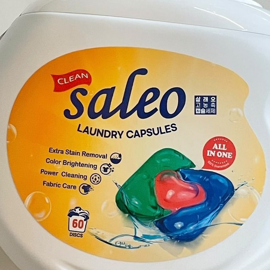 #광고 @the_saleo_official
[살래오 캡슐세제]
무거운 여러 세제들.. 번거롭게 계량할 필요없이 
가볍게 세제 한알로 세탁 가능 👌🏻
8배 초고농축 세제로 세척력이 강하고 
7종효소 첨가로 각종 얼룩제거에 탁월해요 !

어린이보호포장으로 안전한 포장용기에,
피부자극 테스트를 통과한 안전한 세제입니다 :)
향료 전문기업의 조향사와 함께 만든 특별한 향 💗
섬유 보호, 향기까지 한 번에 가능하다니
편리미엄 시대에 아주 현명한 선택이네요 😊

찬물에도 쉽게 녹는 특수 수용성 성분 필름이라
흔적없이 싹- 녹아요 ~

아이 옷, 민감한 피부를 위한 의류, 고급 섬유세탁에
효과적인 PH7.0 중성세제 👏🏻

찌든 때도 말끔하게!
생활 얼룩도 강력하게!
옷감도 안전하게! 
[살래오 캡슐세제]로 세탁하세요

#캡슐세제 #실내건조 #살래오 #살래오캡슐세제 #세탁세제 #온가족세제 #섬유유연제 #캡슐세제추천 #세탁세제추천 #살림템 #빨래냄새제거