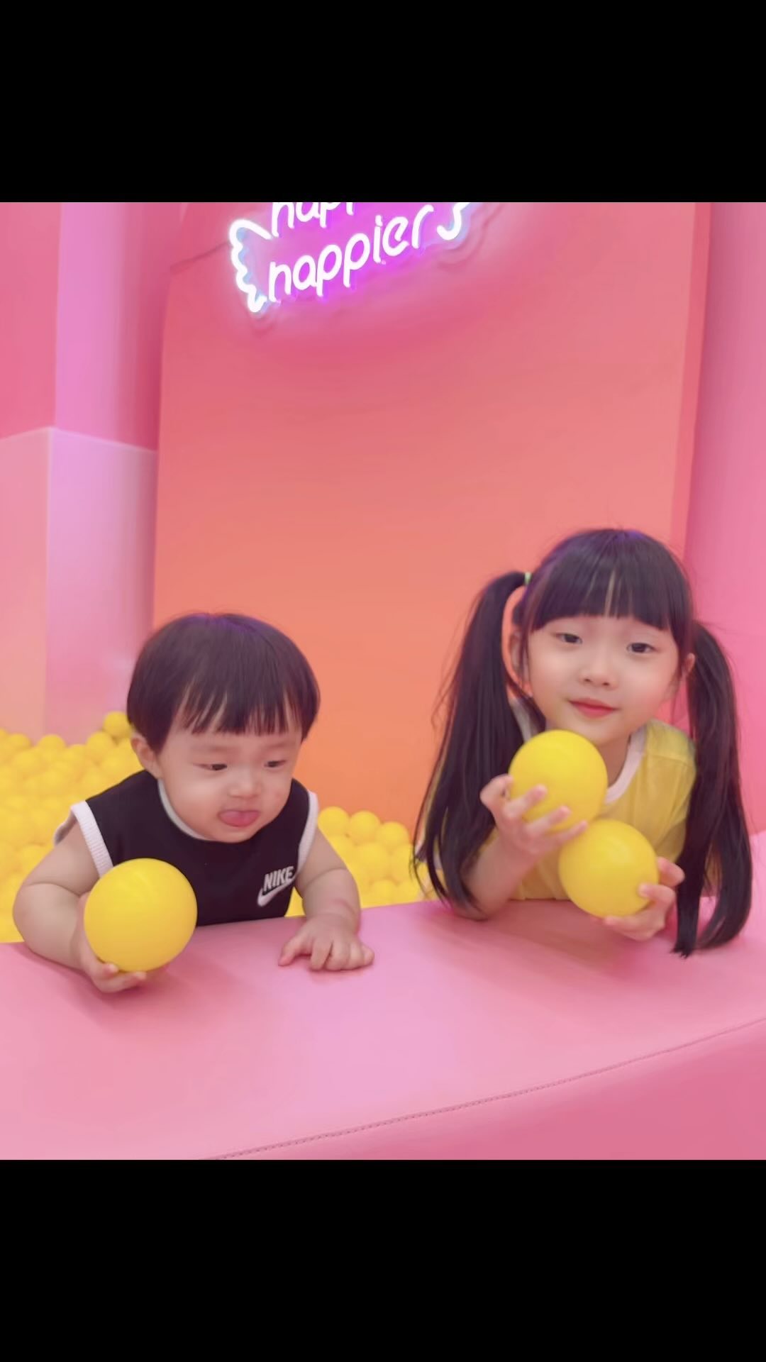 #예나그램 #예준그램

지난 주 주말 키카에서
예준이두 이제 놀 수 있는 것들이 조금씩 늘어나니
키카 갈만한데에⁉️

#현풍키즈카페 #퍼플키즈카페