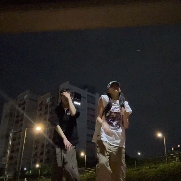 @teambebe_official x @critic_wear 
기요미 옷들과 함께 행보칸 생일을 !🫶🏻
#bebe#critic#bebecritic#teambebe#cheche#hehe#dance#dancer#dancechallenge #longway2go#longwaytogo#dancereels