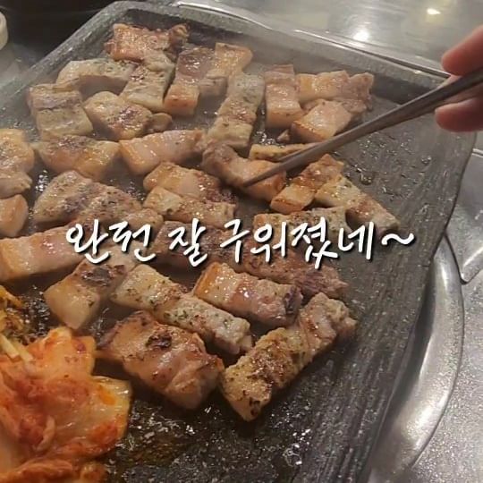 #협찬 신촌에서 가성비좋으면서 맛있는 삼겹살집 소개해달라고? 그럼 여기죠!
설레임삼겹살! 분위기도 좋고 고기맛도 좋고
비오는날가니 더 운치있네요

설레임삼겹살
서울 서대문구 연세로5가길 31 (창천동, 낙원빌딩)

매일 13:00 ~ 24:00
예약번호 02-332-2228

주차는 알아서 잘~!
 
친구랑 한잔하기도 모임하기도 너무 좋은 설레임삼겹살! 

#설레임삼겹살 #설레임삼겹살신촌점 #신촌맛집 #신촌삼겹살 #신촌삼겹살맛집 #신촌고기집 #신촌고깃집 #신촌회식