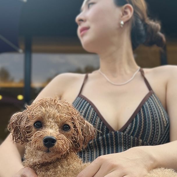 #강아지집중력훈련 #실패 

공은 집에서만 주어 오는 걸로. 

종일 뛰고 2박3일 앓아 누우심😂
밥 안먹고 잠만 자서 병원 델꼬 갈뻔 ㅋㅋㅋ

작년에 다녀오고 
나초가 너무 좋아해서 다시 다녀 온 #네이처힐

집에서 한시간 컷 가까운 양평에
넓은 잔디에 수영장까지 보유한 완벽한 #애견풀빌라 

찐 가을이 오기 전. 
나초와 행복했다♥️♥️

✅네이처힐✅
경기도 양평군 양동면 월은길 104-39

@natureheal_official 

#양평애견풀빌라 #양평애견동반펜션 #애견동반여행