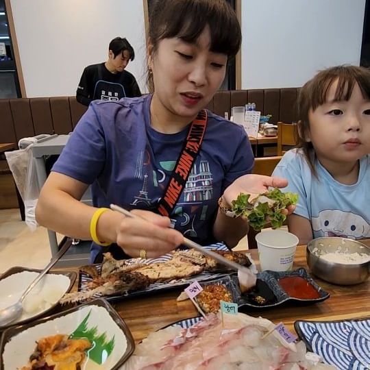 #괴정 #파도치노횟집 @padochino #맛이가있네

#회뜯어먹는아이들 #알콜중독자엄마
#아주잘돌아가고있어 #건강하게만자라다오
#민턴홀릭 #사는게예술이다😎