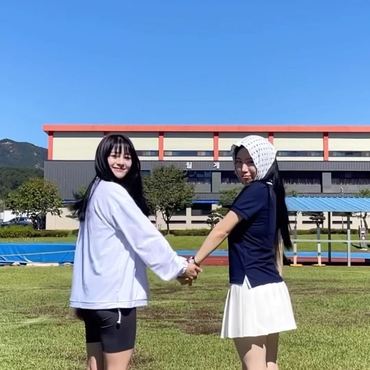 요새 우리는 릴스메이트🍀✨
.
.
.
Song. @official_btob - #두번째고백
.
.
.
.
.
#reels #reelsdance #btob #비투비 #두번째고백챌린지 #dance #fypシ