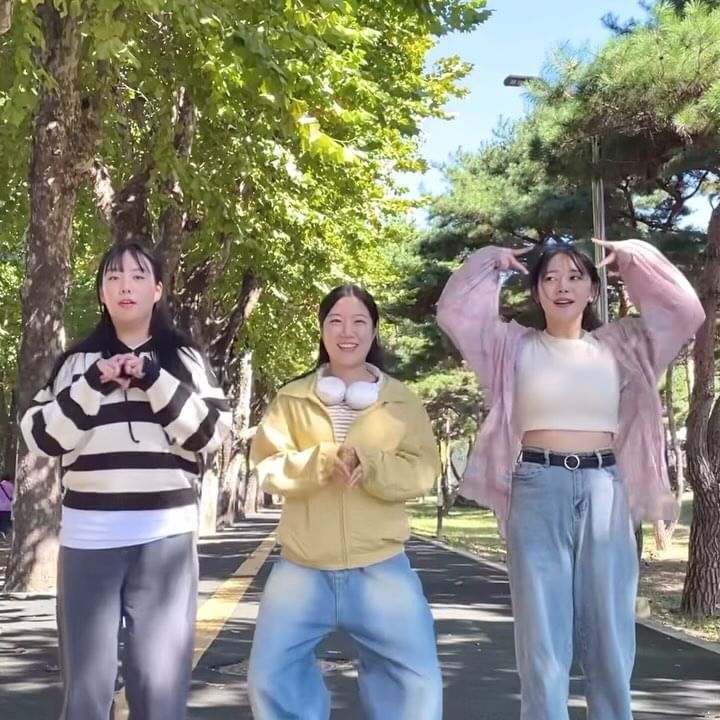 두들두들
.
.
.
.
.
#reels #reelsdance #doodle #댄스챌린지 #dance #fypシ