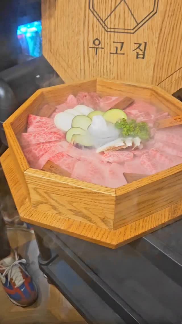 #일상#데일리#먹방#먹자#
#우고집#포항맛집#포항#아기랑식당#
#한우맛집#포항맛집추천👍#포항맛집👍👍#
철길숲으로 이전하고 더 고급진  고깃집
고기도 구워먹고 빵도 구워먹는데...
식빵은 화이트리식빵 같은 느낌^^
고기도 맛있고 된장찌개 맛있음