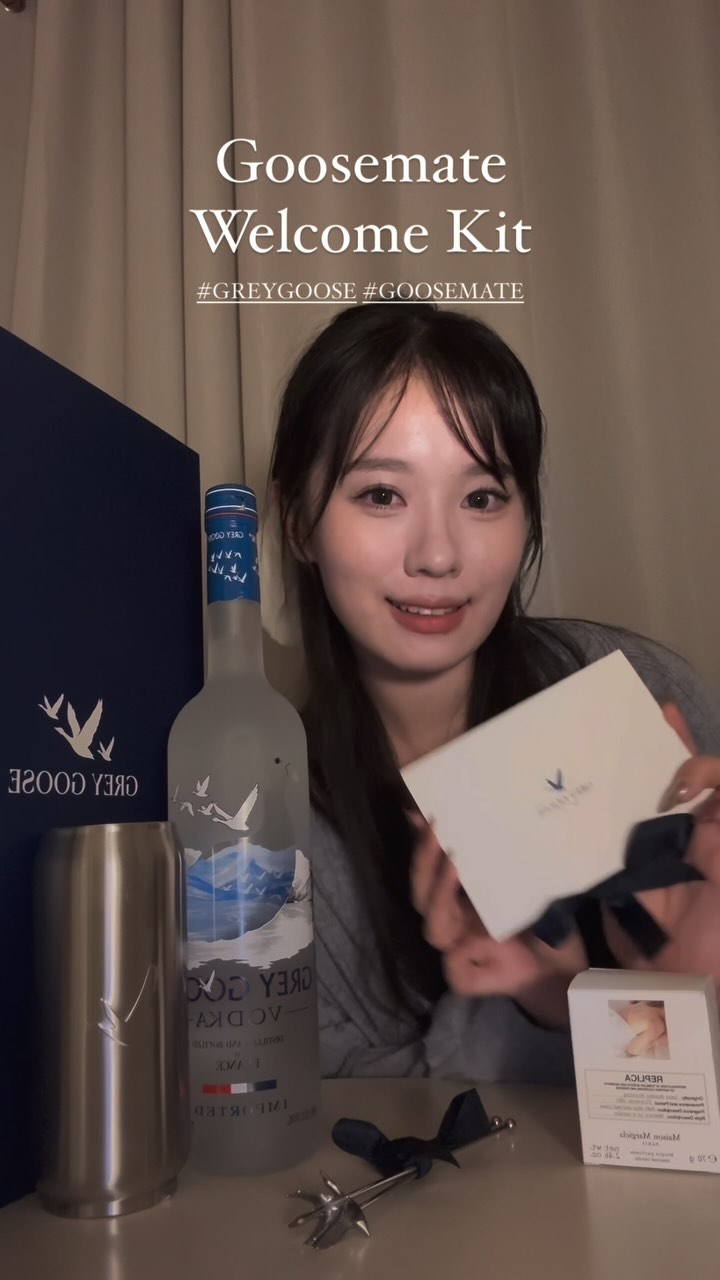 #광고 
구스메이트 10기 웰컴키트를 영상으로 남겨봤어요🤭
앞으로도 그레이구스와 함께하는 영상 자주 올려볼게요💙
.
#프리미엄보드카 #그레이구스 #구스메이트 #GREYGOOSE #GOOSEMATE
Please Drink Responsibly✨