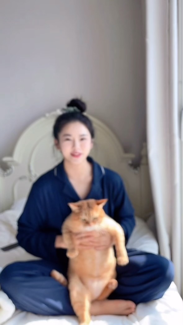 #협찬 
에이세 살결파자마 시즌2
집에서 편안하게 입을 수 있는 파자마는 필수템!!
보들보들 부드럽고 포근한 기모소재에 두께감은
적당해서 활동하기도 편하고 어깨라인과  브이넥으로
디자인과 라인 핏도 좋고 허리핏, 주머니 등 어느것
하나 부족하지 않은 홈웨어에요.

4에이세 살결파자마의 가을과 겨울 버전으로 
업그레이드되어 컬러도 깔끔 차분하고 기모소재로
일교차 심한 요즘 포근한 잠옷으로 입기 좋아서 커플 
선물템 #파자마추천 해요

https://tinyurl.com/2vmxpz3w

#잠옷 #파자마 #가을파자마 #라운지웨어 #홈웨어 #커플파마자  #에이세파자마 #에이세잠옷

편하고 소재좋은 홈웨어