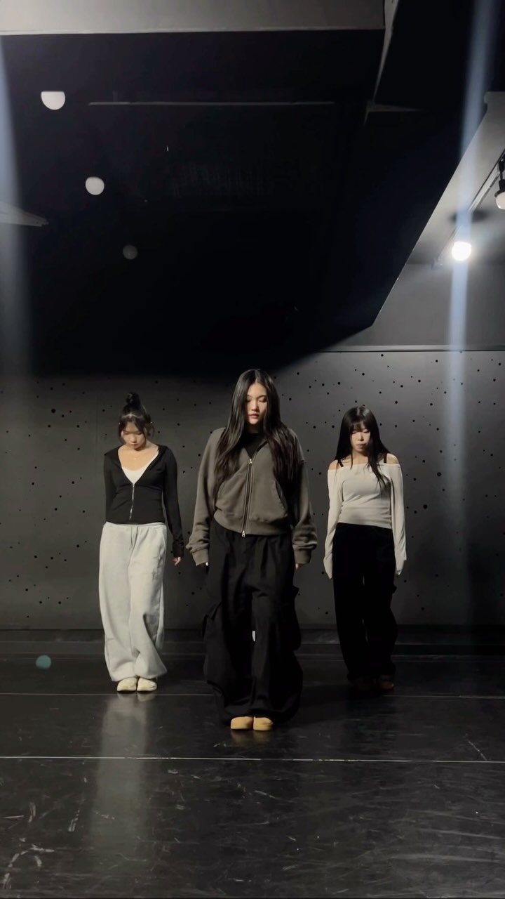 #fyp #reels #reelsinstagram #릴스 #dancer #flygirls #flo #아몰라 #힘들어 #댄서