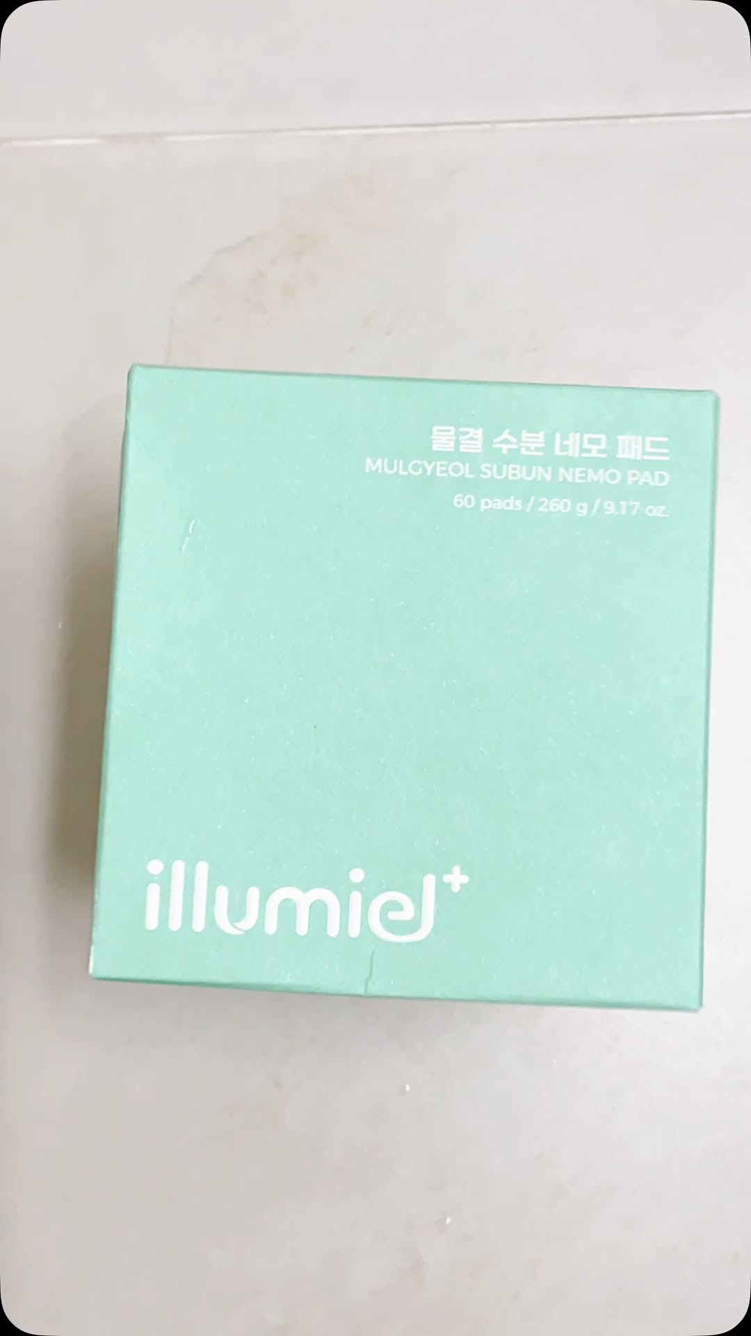 #협찬

일루미엘 / 물결 수분 네모패드

핀셋으로 한장씩 위생적으로 사용하기좋고, 널찍한 네모 패드라소 토너팩으로 사용하기좋아요. 

천연유래 원단에 오렌지보다 100배 높은 비타민C를 가득 함유해, 수분과 피부 사이를  카카두플럼 엑소좀으로 촘촘하게 접착시켜버리죠. 

5종 세라마이드가 수분 증발을 막고 피부 보습을 유지하여 수분장벽을 개선해줘요. 

#화해 #화해SNS리뷰단 #일루미엘 #일루미엘네모패드 #일루미엘수분네모패드 #일루미엘토너패드#스킨케어전문일 루미엘#물결수분네모패드#네모패드#수분배달패드