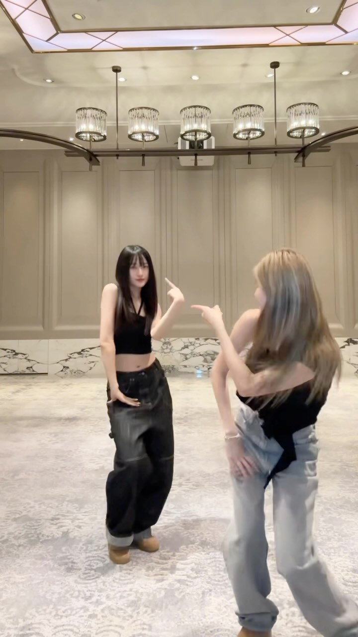 태무에서 몇 번 굴러온 이즈나가 되.
민정언니랑 호다닥 디테일은 모름🤧
