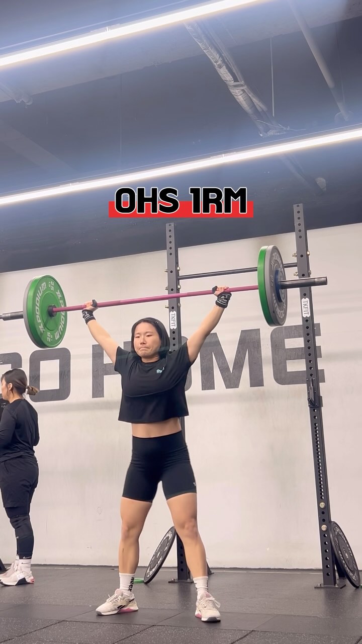 오버헤드스쿼트 1RM 재기!
125 PR 🏋🏽‍♀️🩷

촌초니 올라가서 쟀는데 110 넘어가면서 넘 무스왔어요..🤭
하지만 이겨냈다!

#snatch #clean #crossfit #역도 #크로스핏 #오버헤드스쿼트 #오헤스 #OHS #1RM #PR