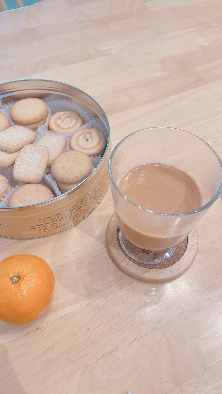 갑다기 더 추워진 오늘 -9
추운겨울에는 따뜻하게 티타임 🍵☕️
🧉🧤
🧣🧦

#타이티 #타이밀크티 #밀크티 
#thai #thaitea #almondmilk 
#겨울나기 #겨울엔따뜻한게최고 #영하