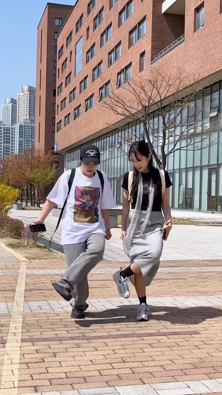 대학생이라고 해주라🎓
.
.
.
#박재범 #loveisugly #릴스 #릴스댄스 #릴스타그램 #릴스챌린지 #릴스영상 #대학교 #캠퍼스 #주말일상 #daily #일상