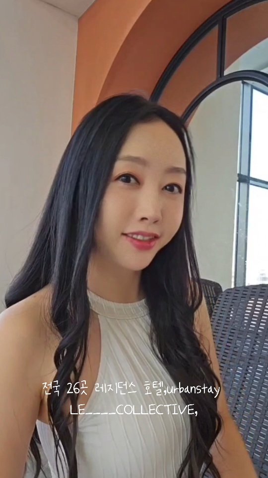 #협찬
⠀
전국 26곳 레지던스 호텔
urbanstay LE____COLLECTIVE
시흥 웨이브파크점에서 따뜻하고 행복한 시간 즐기고 왔어요
⠀
겨울 여행을 위한
합리적인 숙소 어반스테이
공식앱 에서 최대 89% 할인된 가격으로 예약 가능하고 제휴 기업& 단체예약도 받고 있어요
⠀
다양한 룸타입은 물론
파노라마풀, 패밀리 프라이빗 풀, 패밀리 프라이빗 스파와 함께 조식당까지 준비되어 있어 사계절 언제든 지루함 없이 호캉스 즐기기 안성맞춤!
⠀
저희는 2박3일 머물렀는데
정말이지 만족 또 행복 만끽했는데요
파노라마풀 깊이도 길이도
수영을 좋아하는 저희에게 너무 만족스러웠고
따뜻한 미온수로 장시간 수영 즐기기도 딱이었어요
⠀
윤슬만 바라보고 있어도
그동안 쌓인 스트레스가 싹 녹아내려가던 기분~
⠀
멀리 여행 떠나지 않아도
도심속에서 충분히 힐링 할 수 있으니
가족과 함께,연인,친구~
때로는 혼캉스도 짜릿하잖아!! 😆
⠀
탁월했던 오션뷰 투룸 선택으로
그동안 쌓인 스트레스가 싹 녹아내려가던 기분~
⠀
올 겨울 어반스테이 르컬렉티브에서 행복한 추억 만들어보세요
⠀
⠀
#온수풀호캉스 #수영장호텔 #서울근교호캉스 #호캉스 #시흥숙소 #시흥호캉스 #시흥호텔 #거북섬숙소 #르컬렉티브시흥웨이브파크
* 어반스테이 앱 신규 가입 회원은 조건 없이 전 지점 사용 가능한 1만원
쿠폰 지급 이벤트 중이에요
(조기 종료될 수 있으니 서두르세요)*
⠀
⠀