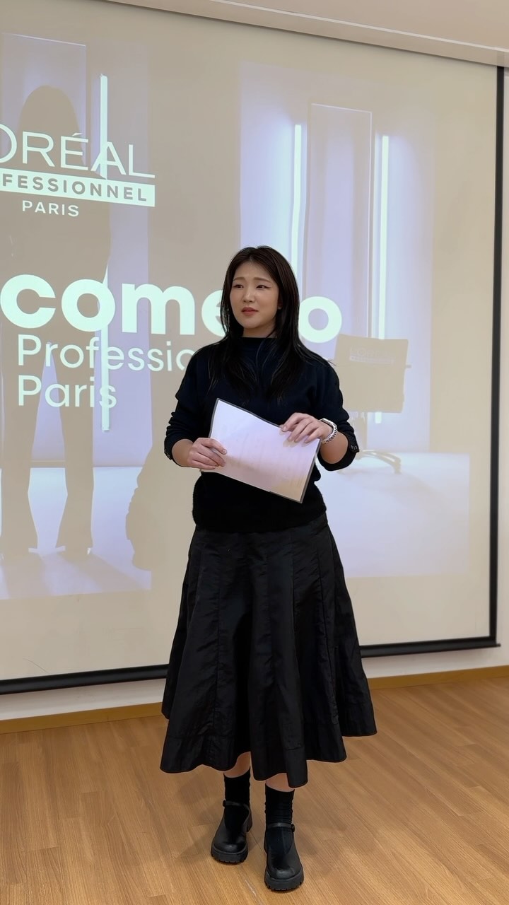#로레알프로페셔널 #에듀파트너 
.
.
.
오늘은 특별한 강의를 들었는데요 ✨
내가 교육해주는 사람의 관점으로만 생각했다면
교육받는 사람들이 필요로 하는 관점으로 다가가야 한다는!!
뇌세척(?)🤕 을 하였답니다!
.
.
✔️내가 아는 모든걸 알려주려고만 했었는데…
교육 받으시는 분들이 함께 참여 하게 만드는 분위기를
만들어 내는 것 까지가 교육을 진행하는 사람이 해야할 책임‼️
.
.
Content < Context
.
.
머리로 마음으로 차곡차곡 잘 담아 갑니다
+ 1기분들과의 미팅으로 경험자들의 피드백을 바탕으로하여
지속적인 develop 을 추구 할 수 있는 시간이였어요💜
.
.
.
#로레알프로페셔널#마지패션#이노아