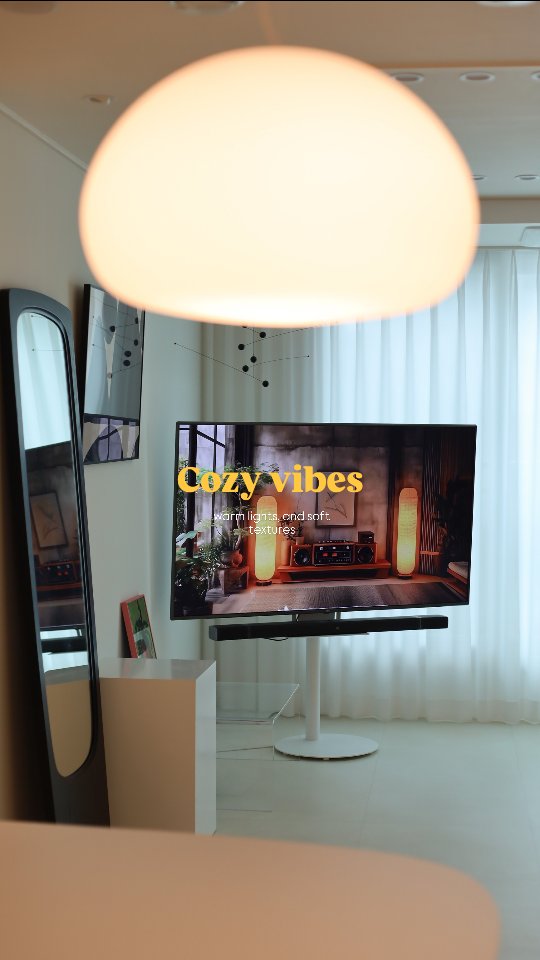 햇살은 없지만 조명으로 따뜻하고 아늑한 분위기 가득✨️

드디어 금요일!! 오늘 저녁은 뭘 먹을지 메뉴 고민으로도 행복해요🖤
여러분들도 맛있는 음식으로 더 신나는 금요일 보내세요🥳
.
.
.
#유제이홈