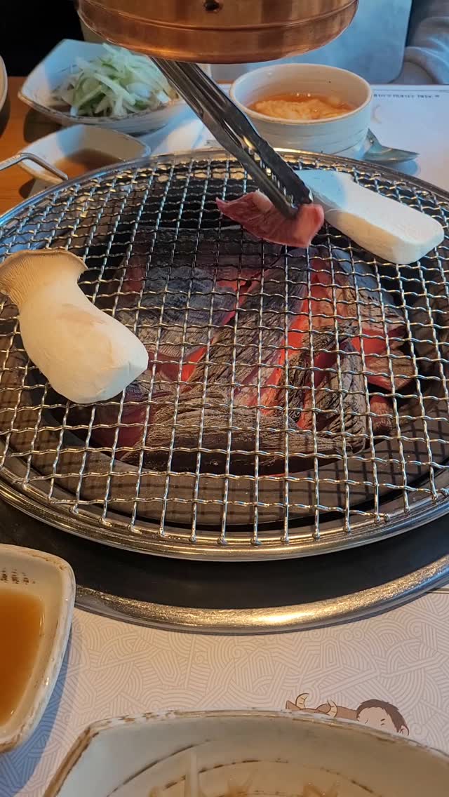산내암소마을~♡
점심특선 A세트
살치살인듯 갈비살인듯 맛도리
양이 작아 아쉽