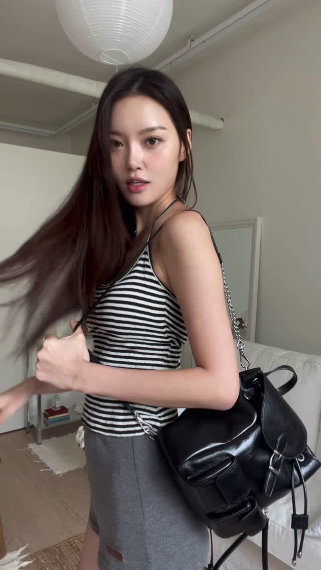 #광고 @charleskeith_kr 요즘 내 최애 가방 🖤

#한소희#찰스앤키스#with찰스앤키스#ootd#대학생백팩