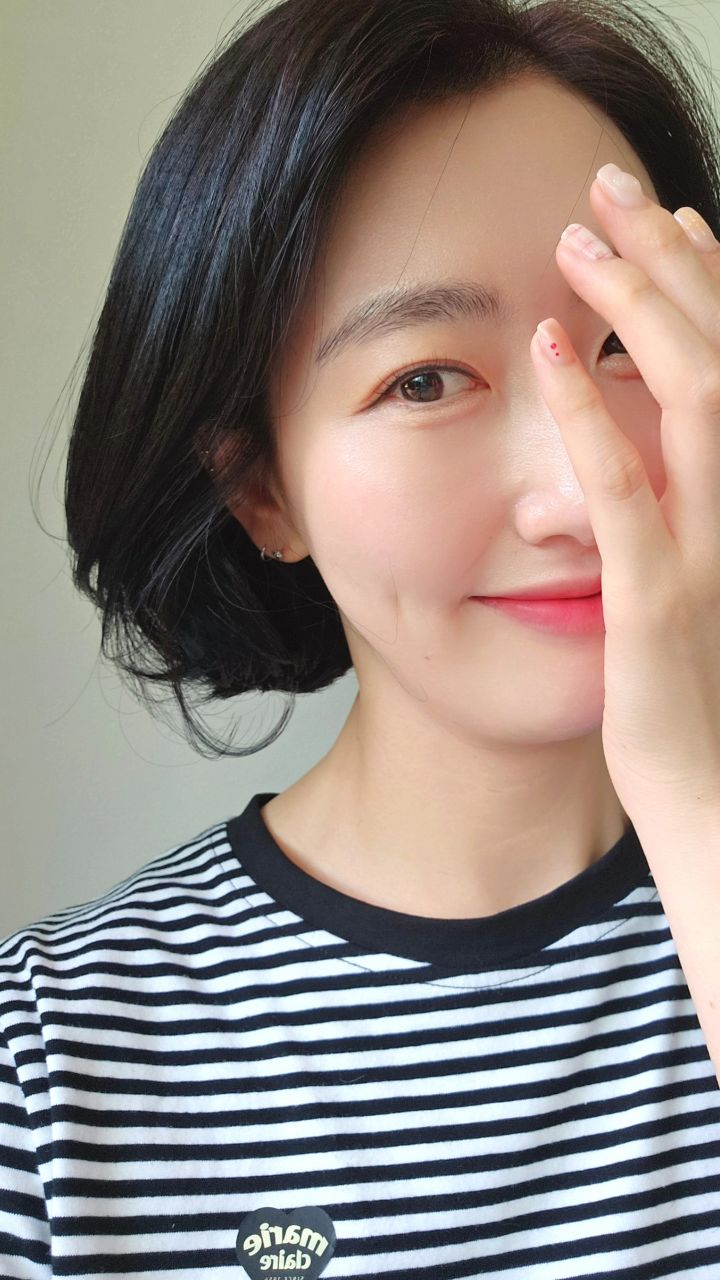 퍼스널 디자인 커트 + 염색
다시 셀카 100번 찍게 만들어준
금손 헤어바이가빈 지혜쌤💘
@hg_jihye
.
.
#광고#seniordunce
#울산미용실 #울산신정동미용실 #울산남구미용실 #울산미용실추천 #신정동미용실