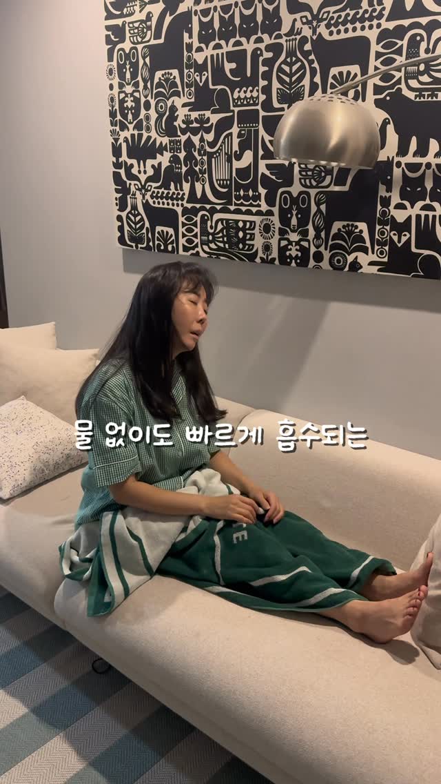.

쇼츠 올릴꺼 있어서 올렸는데 반응이 좋아서
릴스에도 올려봐요 ㅋ
유튜브를 해야하나?
쇼츠보고 오신 당신 멋쪄 🤩

다른분은 블로그가 진리라고 왜 블로그를 
안하냐고 안타까워 하시는데...
오늘도 전국팔도를 돌고 왔음 ㅠㅠ

.

#나도좀놀자 #현타온다 #딥토닌 #식물성멜라토닌 #수면 #화이팅 #밀린 #릴스 #무서워