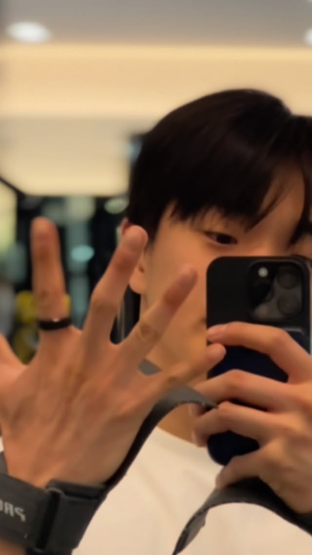 #광고
2024년 가장 혁신적인 기술 제품
24시간 건강 케어 RingConn

스마트링 링콘
손목보다 손가락이 혈관에 가까워 심박수, 혈중산소, 체온 등 건강 데이터 측정이 상대적으로 정확한거 아시나요??
보다 정확한 측정으로 자신의 상태를 체크해 보세요!

링콘은
운동하면서 덜그럭 거리면서 측정했던 불편함을 반지로 해결!
세상에서 가장 가볍고 얇게 나와 착용감이 너무나 편합니다 😃

수면 무호흡증 모니터링이 최초로 가능하고
24시간 실시간 데이터 모니터링이 가능해요
(수면, 스트레스, 심박수, 활동량 등)

10~12일 사용가능한 우수한 배터리 
높은 방수등급으로
실용성 또한 좋아요 !!

활동할때. 잘때. 씻을때. 나 자신을 위한 24시간 케어
링콘과 함께해 보세요 🙌🏻

#광고#스마트링#링콘스마트링#링콘#ringconn