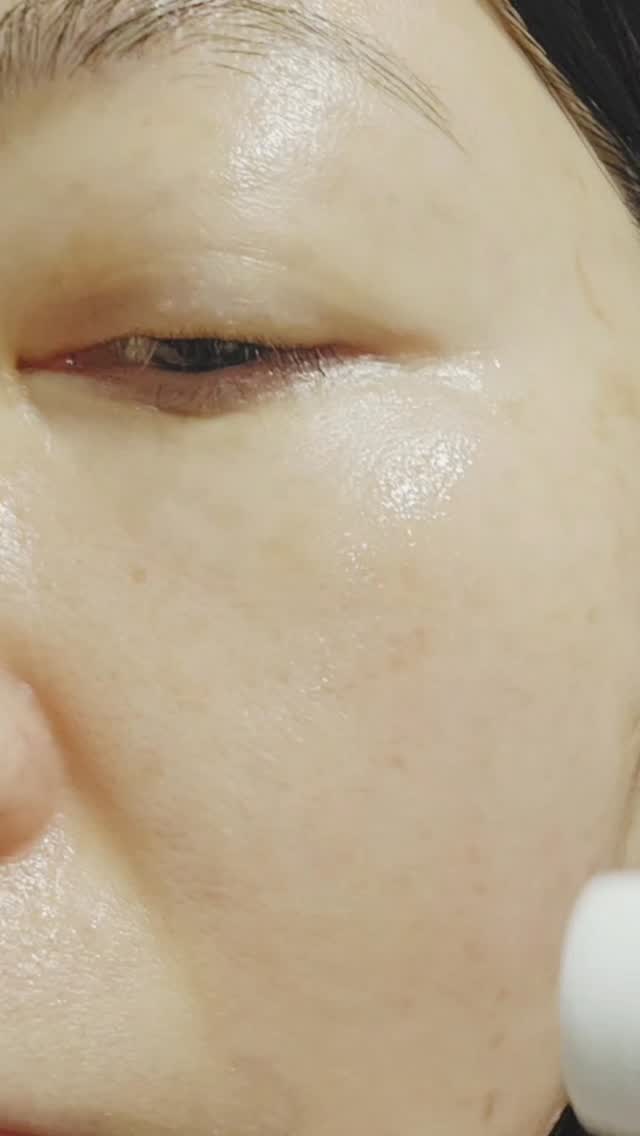 #광고 [디퍼앤디퍼] 비 볼륨 믹스앤맥스 크림 50ml PLLA크림, 보르피린크림, 금실크림으로 유명한 디퍼앤디퍼의 #믹스앤맥스 #비볼륨크림 을 사용해봤어요! 저는 탄력케어가 꼭 필요한 나이라 피부 볼륨감과 탄력이 정말 중요하거든요. 바르자마자 촉촉하게 스며들고, 특히 리프팅크림 느낌으로 얼굴 라인을 탱탱하게 잡아주는 게 마음에 들었어요. Before / After 보시면 피부 결 정리랑 탄력감 차이가 확실해요. (영상 속 b/a 확인해주세요!) ✔ 탄력케어 찾는 분들께 추천 ✔ PLLA + 보르피린 + 금실 콤비네이션 ✔ 가볍게 스며드는 볼륨 탄력 크림 #디퍼앤디퍼 #differndeeper #differanddeeper #탄력크림 #탄력케어 #보르피린크림 #PLLA크림 #금실크림 #리프팅크림