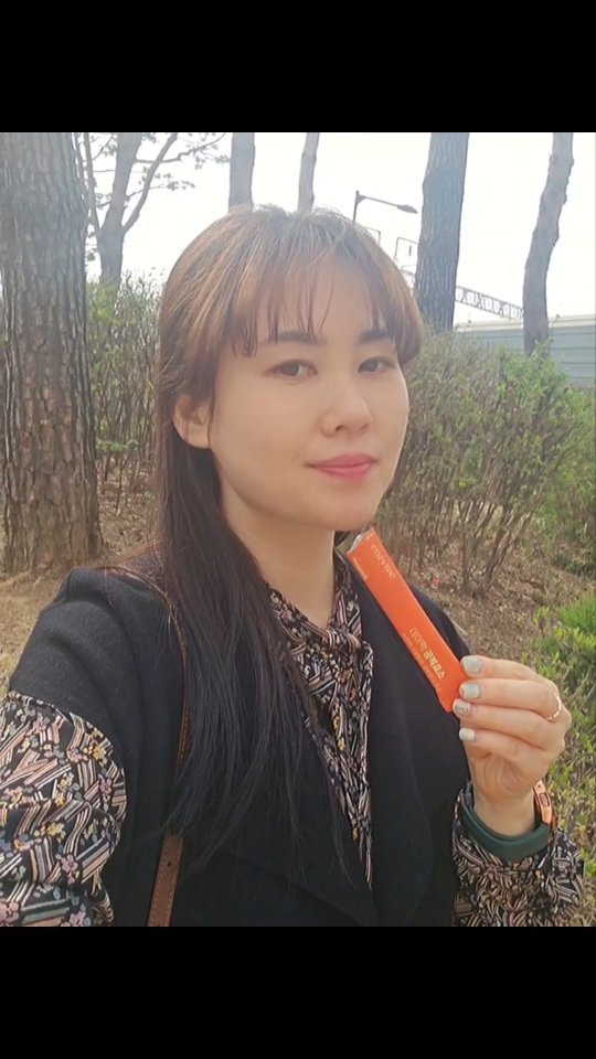 #광고
맛있게 먹고 데이팩 공복효소 한포하기 !
체한느낌은 노놉~ 🙋♀️
더부룩한 느낌없이 사무실에 오래 앉아 있어도
내 속은 편안~~~ ✌️
언젠가부터 맘껏먹는게 부담스러웠는데 데이팩 공복효소
함께하니까 다 먹고 나도 공복같은 느낌적인 느낌으로 속 편하게 일상을 보낼 수 있어서 행복 🤎💜
다이어트할때도 꼭 필요한 공복유산소
이렇게 챙기면 너무 좋아요
저처럼 오래 앉아 일하는 분들에게도 완전 강추
점심시간 급한 식사에도 이건 필수 🤳
@d.essential.official
#데이팩
#데이팩공복효소
#데이팩효소
#효소
#효소추천
#발효효소
#콤부효소
#효소다이어트
#소화불량
#소화효소
#탄단지분해
#다이어터필수
#천연소화제
#곡물소화효소
#더부룩한속